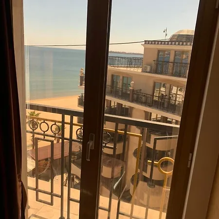 Апартаменты Penthouse Happy Moments 4